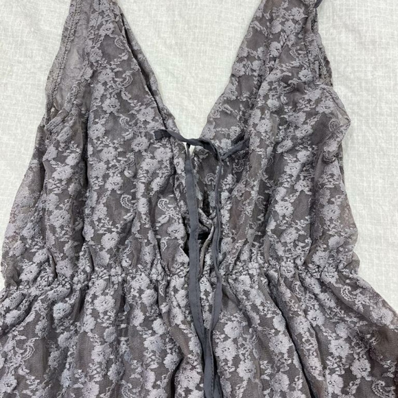 Grey lacey mesh top - Picture 8 of 9